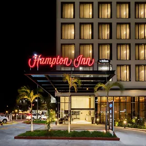 Hampton By Hilton Cumbres *** Канкун